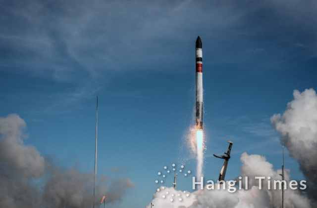 Successful lift-off for Rocket Lab's 47th Electron launch carrying two missions for KAIST and NASA. (Photo: Business Wire)